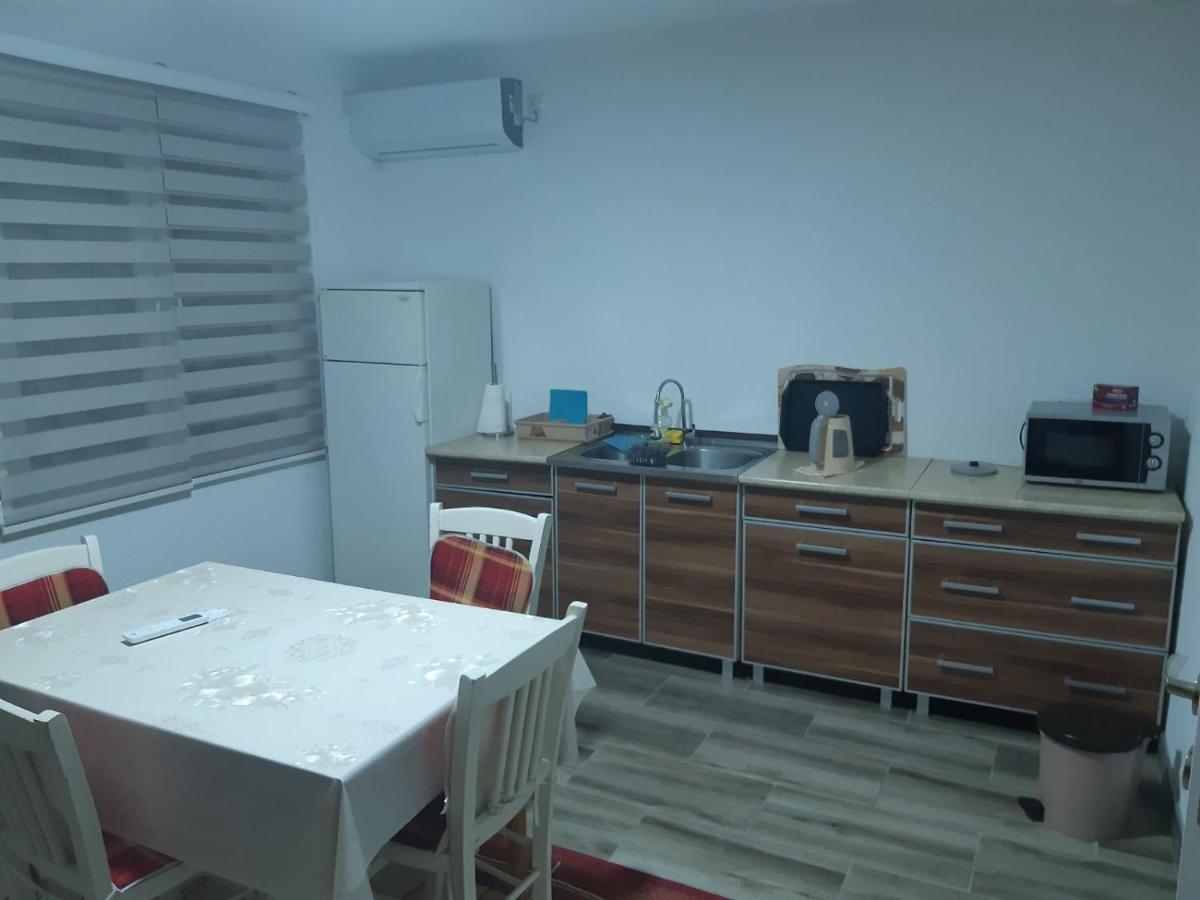 As Guesthouse Krzevici Buitenkant foto